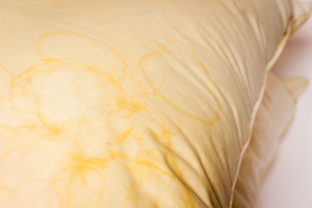 Yastıklardaki Sarı Lekeleri Çıkarma Yöntemleri